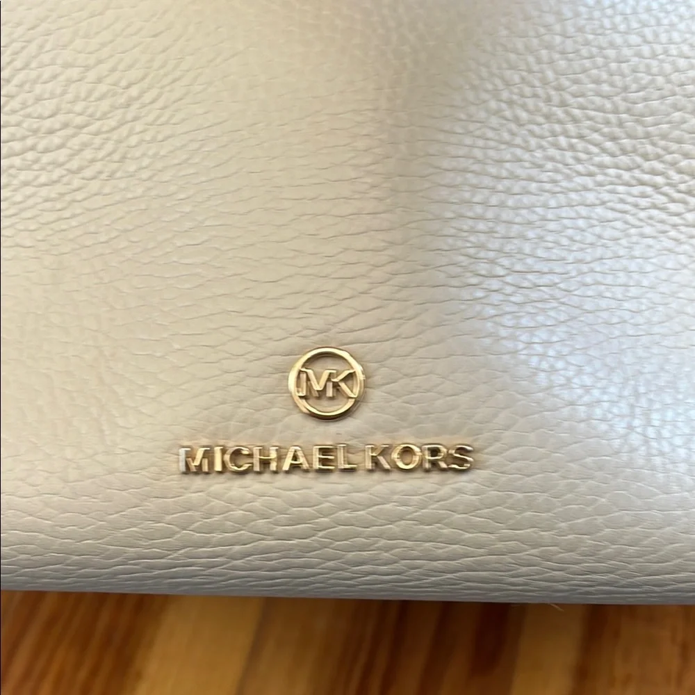 Michael Kors Women's Cream Leather Shoulder Bag - Picture 3 of 5